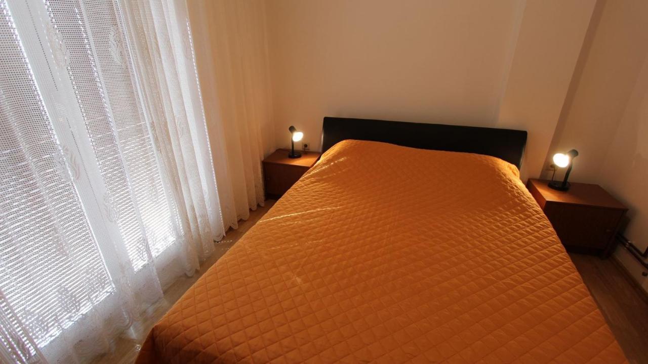 Apartments Grzetic Malinska Esterno foto