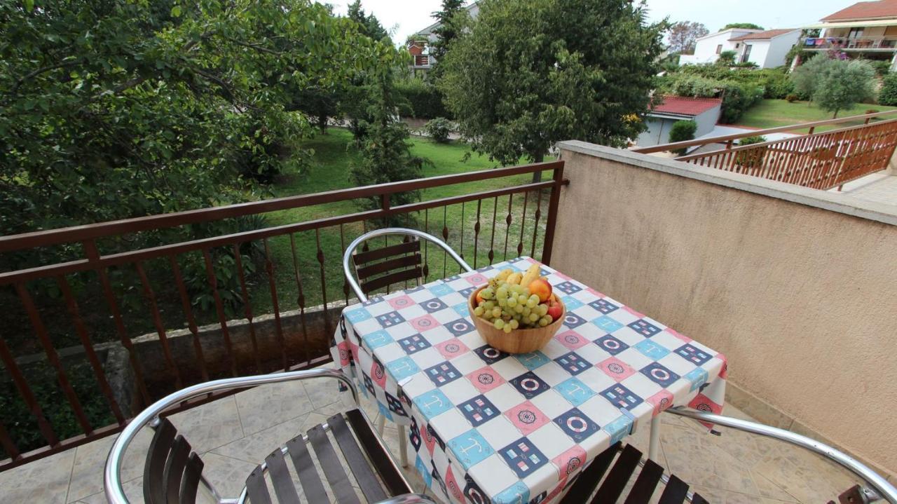 Apartments Grzetic Malinska Esterno foto