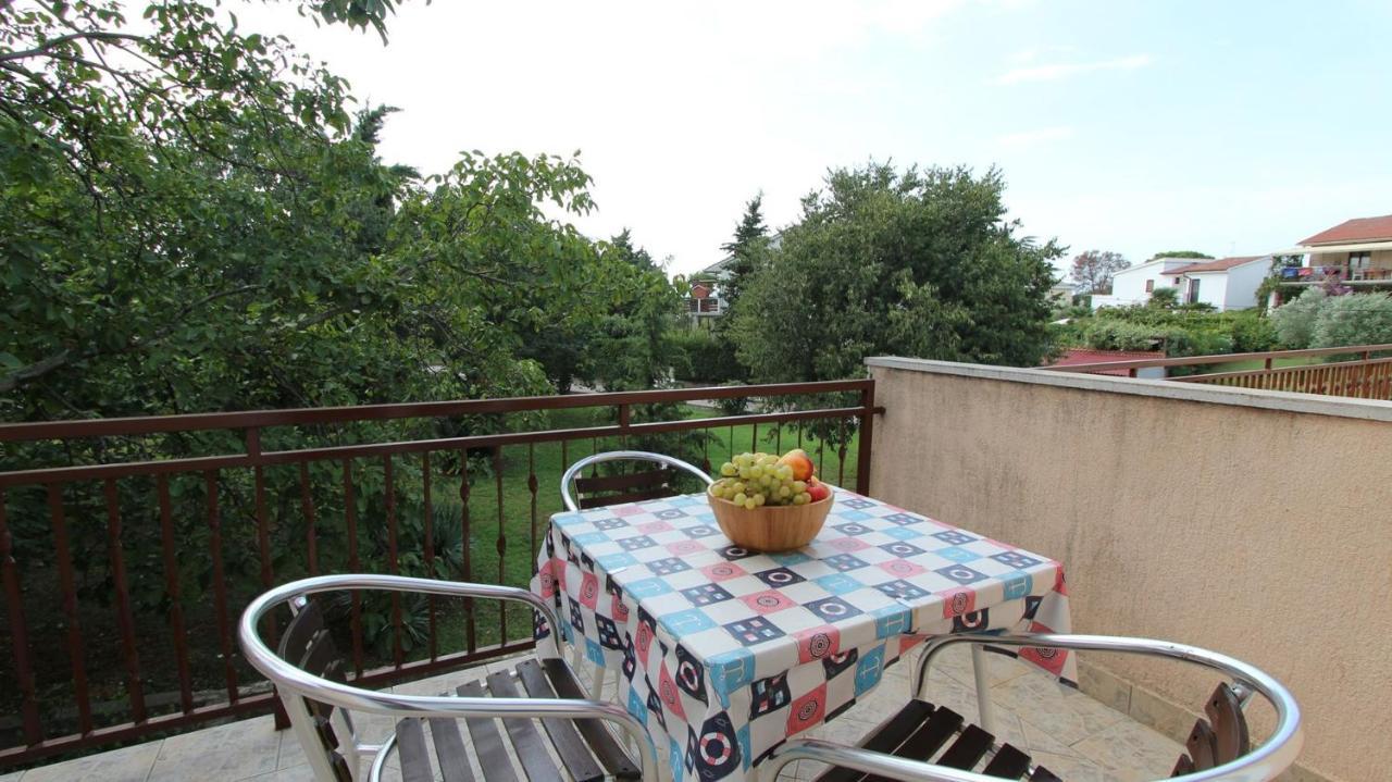 Apartments Grzetic Malinska Esterno foto